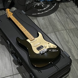 Fender American Ultra Stratocaster HSS (VENDIDA)